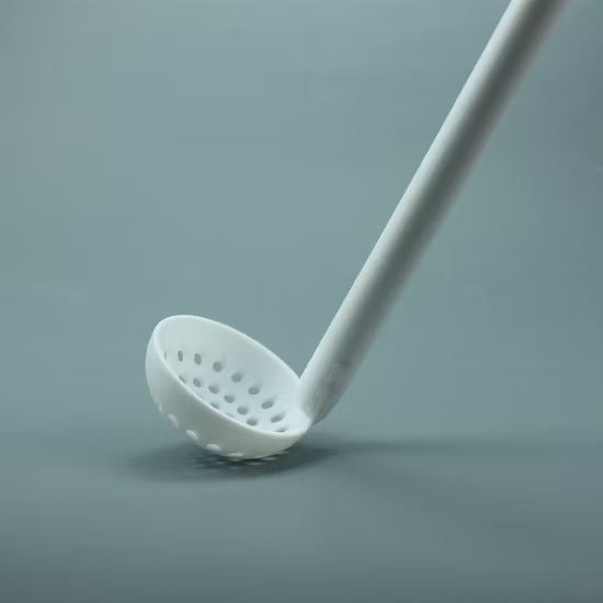 Outils de récipient de laboratoire en PTFE, cuillère à Long manche avec trou, produit de laboratoire personnalisé en PTFE
